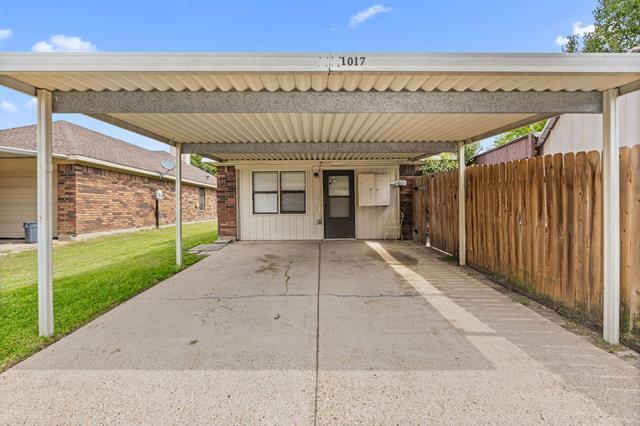 Building Photo - 1017 Micarta Dr