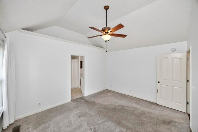 Building Photo - 197 Red Jacket Trce