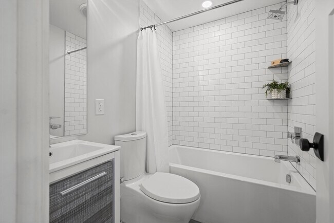 Building Photo - 72 Governor Winthrop Rd