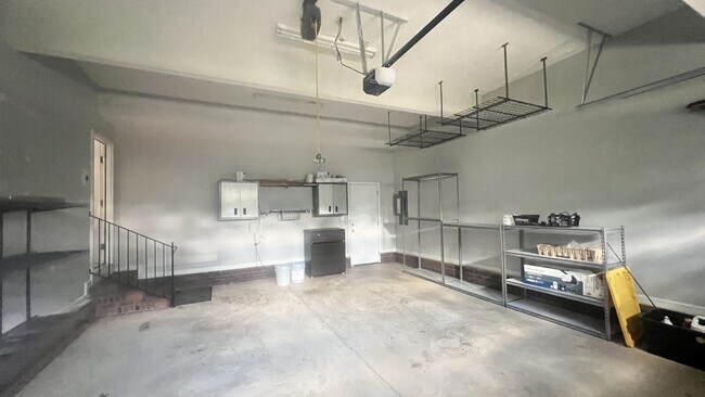 Building Photo - 529 Carolina Way