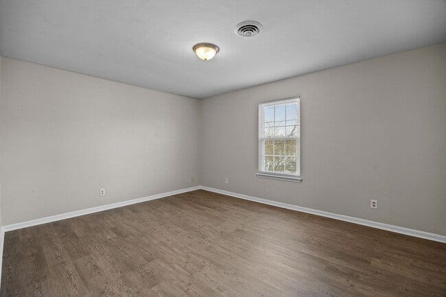 Building Photo - 3324 Kansas Ave