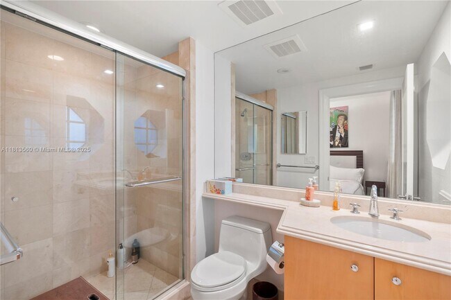 Building Photo - 17875 Collins Ave