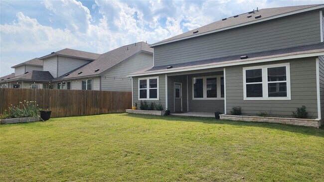 Building Photo - 19325 Hartwell Dr