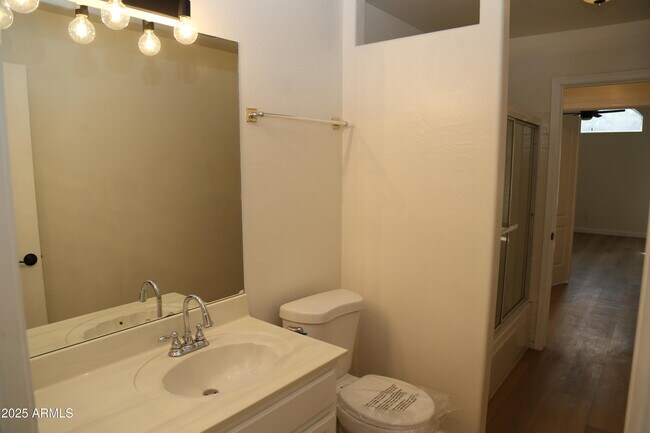 Building Photo - 18602 N 2nd Ave