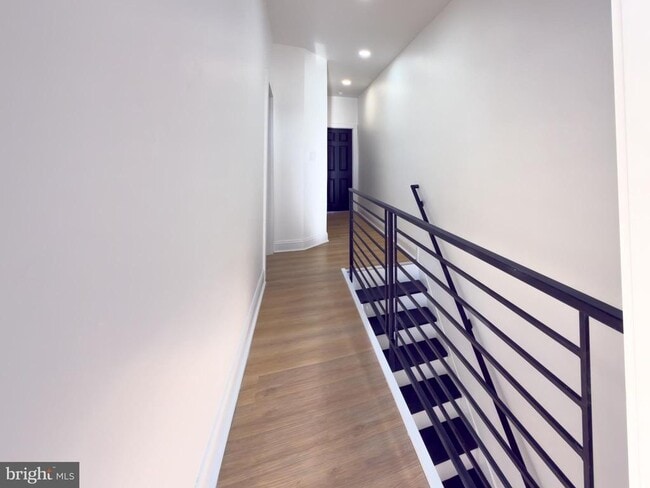 Building Photo - 5237 Greenway Ave