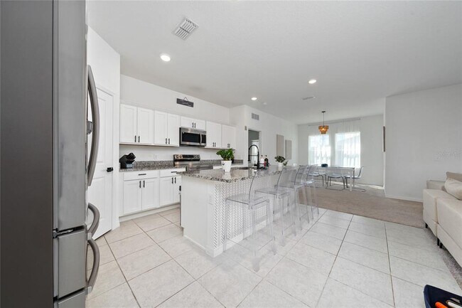Building Photo - 5864 Bovine Dr