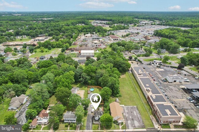 Building Photo - 134 S Main St