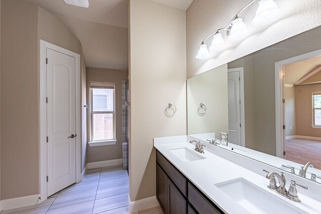 Building Photo - Charming Cedar Park Retreat: 3-Bedroom Home with Versatile Features and Community Amenities