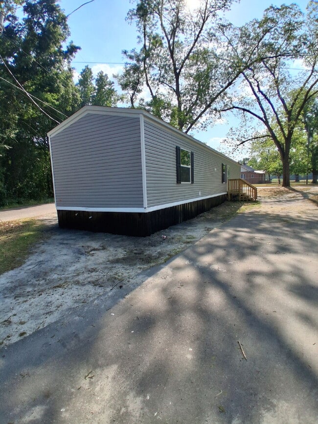 Building Photo - RENT-TO-OWN OPPORTUNITY  Fredrick St – Hands On Homes  MHP