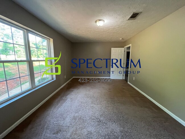 Building Photo - 2069 Lindsey Ln