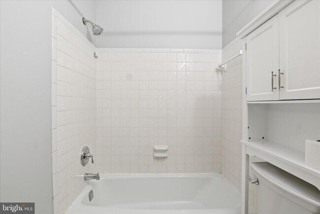 Building Photo - 2314 Sanford St