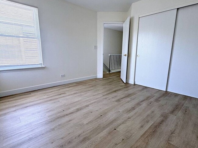 Building Photo - 295 Hunterdon Ct