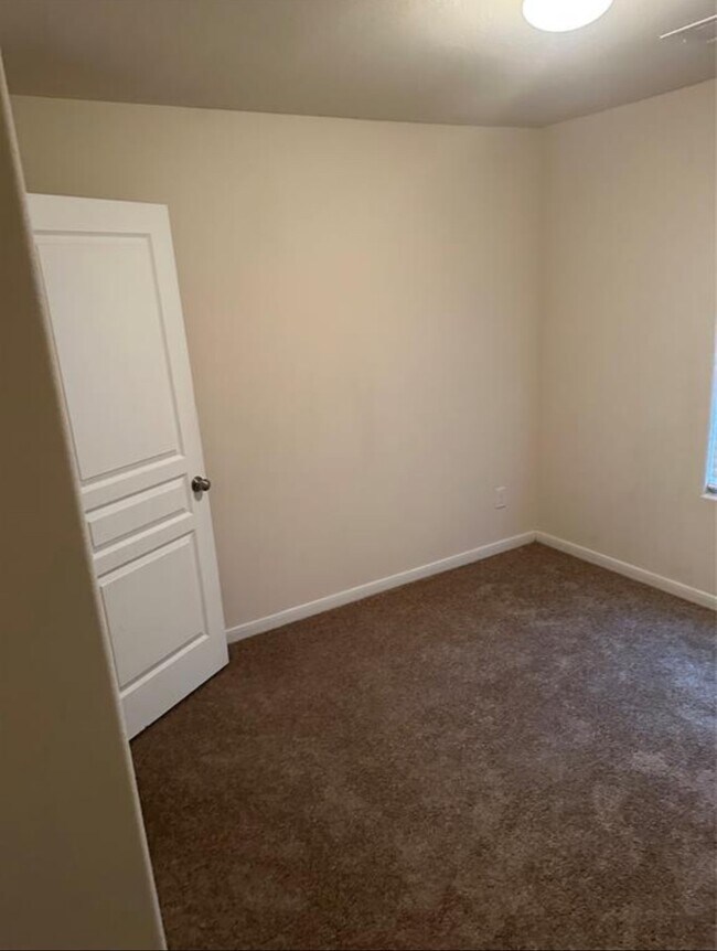 Building Photo - 20139 Linden Spruce Ln