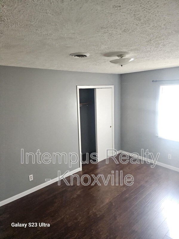 Building Photo - 2403 Howard St