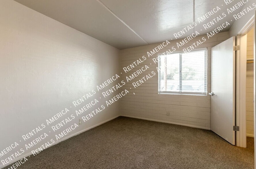 Building Photo - 55 N Cherry Ave