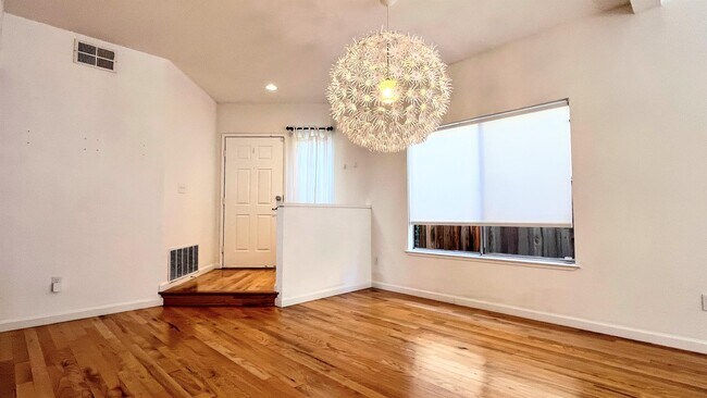 Building Photo - 3007 Crystal Creek Dr