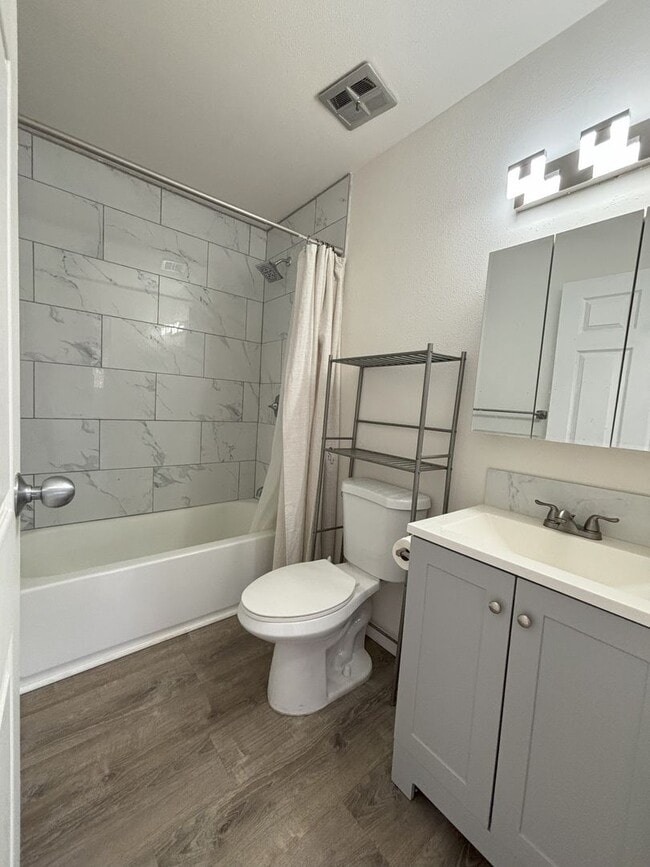Building Photo - Ewa Apartments (Kulana) 2 Bdrm/1 Bath