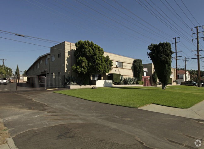 Building Photo - Dudley Manor