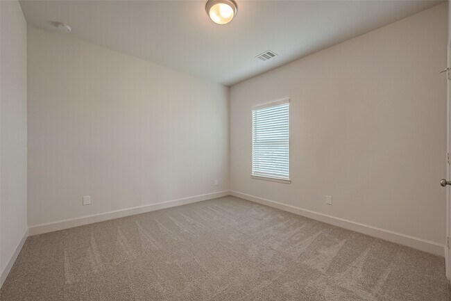 Building Photo - 30223 Gold Finch Pl