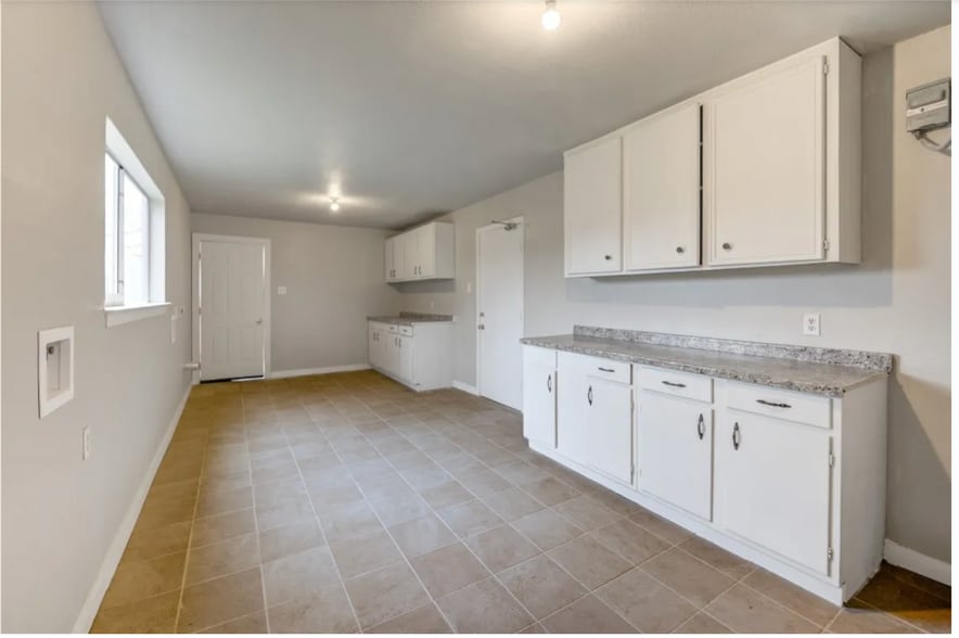 Building Photo - 6603 Narcissus St