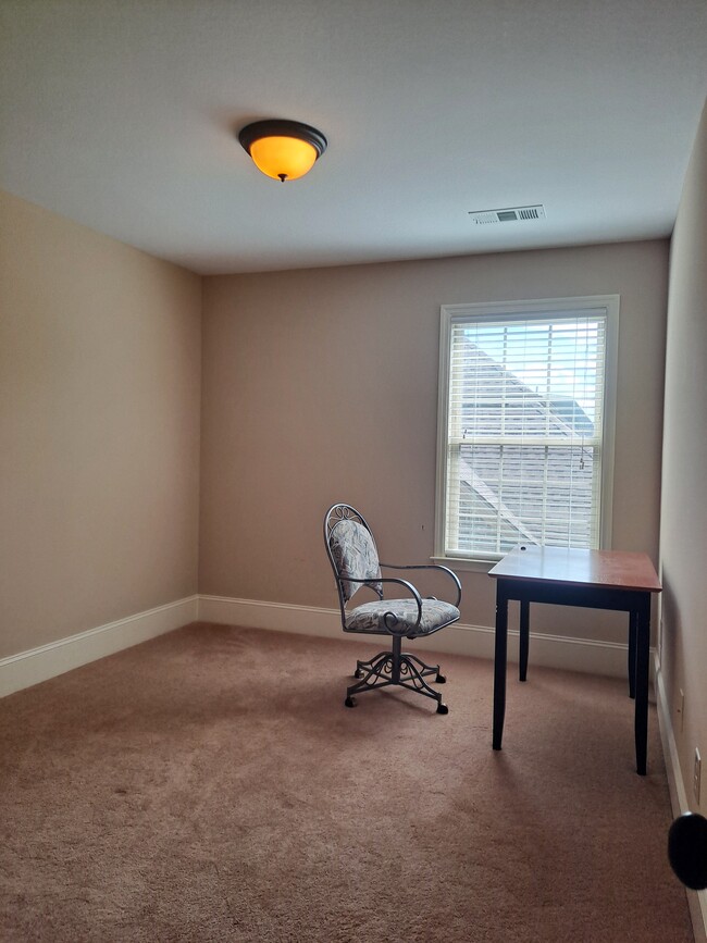 Building Photo - 12170 Inglecrest Ln