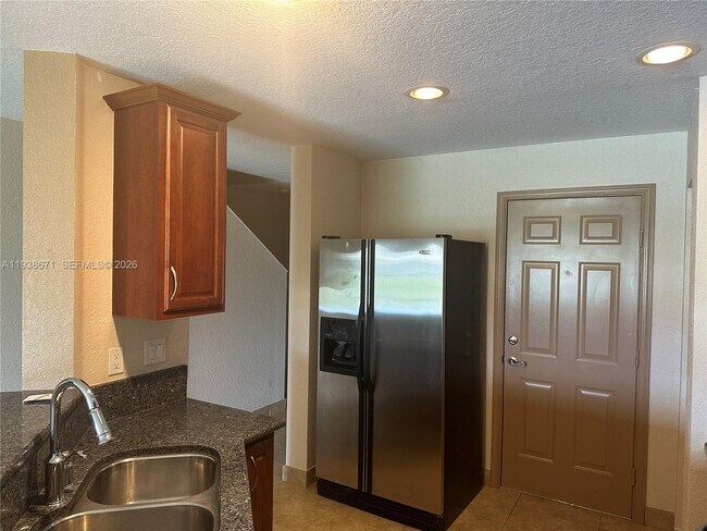 Building Photo - 5954 Royal Way