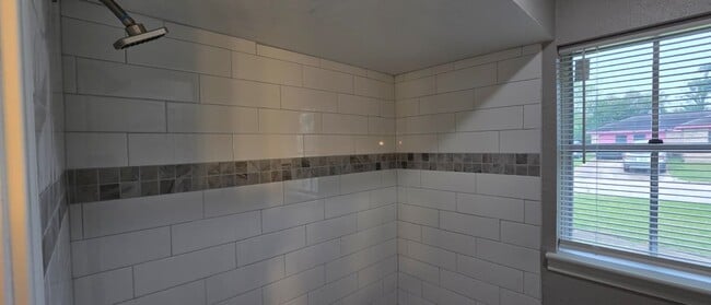 Building Photo - 11122 Thackery Ln