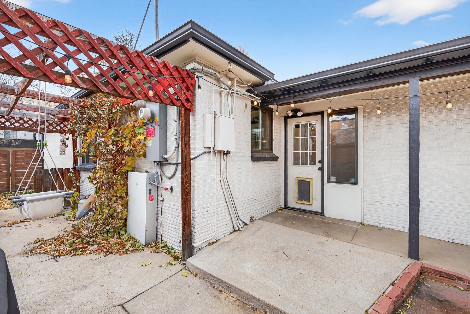 Building Photo - 2618 Meade St