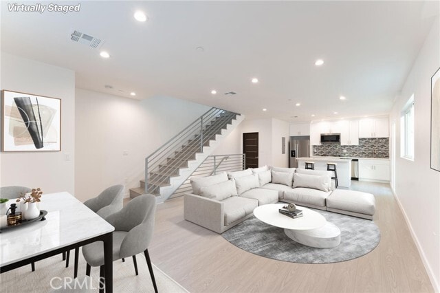 Building Photo - 6845 Haskell Ave