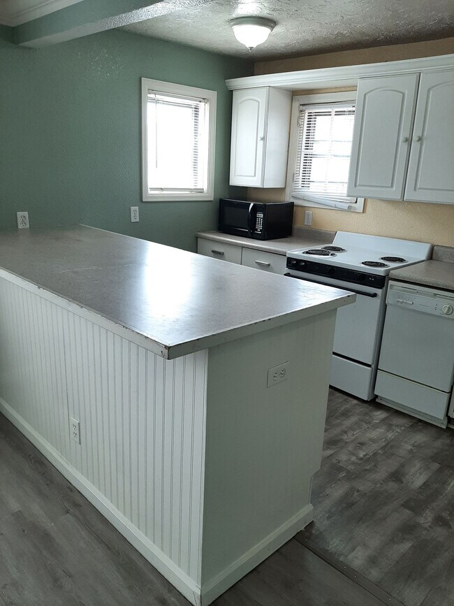 Building Photo - 1017 16th St