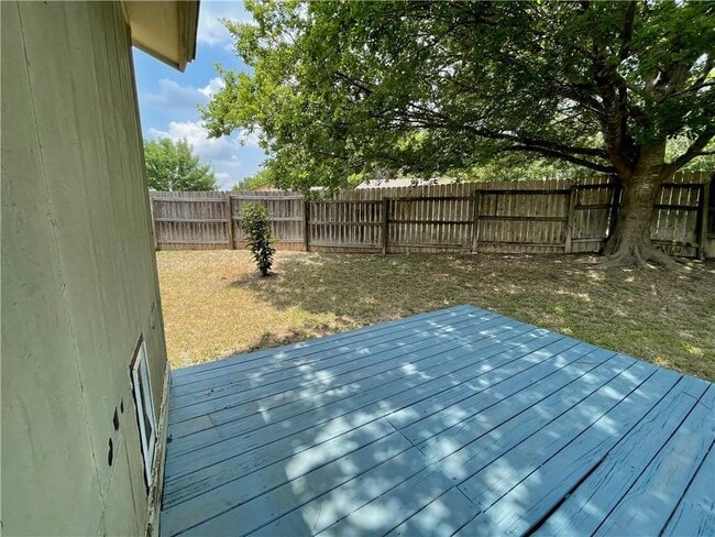 Building Photo - 7712 Elderberry Dr