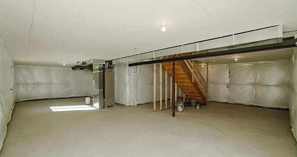 Building Photo - 6136 Old Rosebud Dr