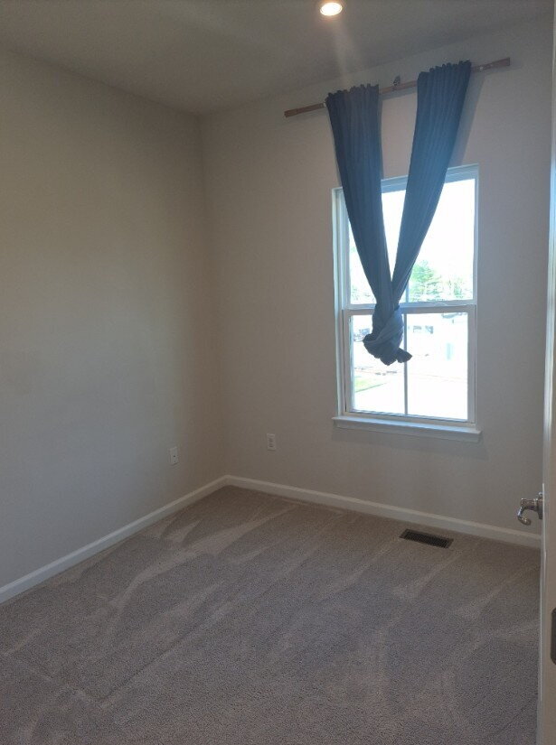 Building Photo - 18 Wentworth Ln