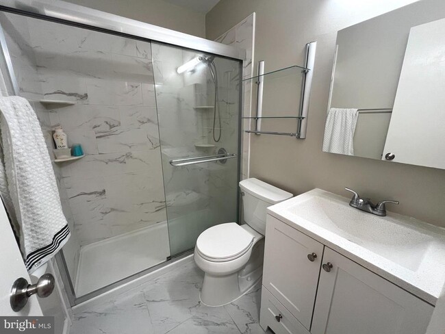 Building Photo - 14915 Daytona Ct