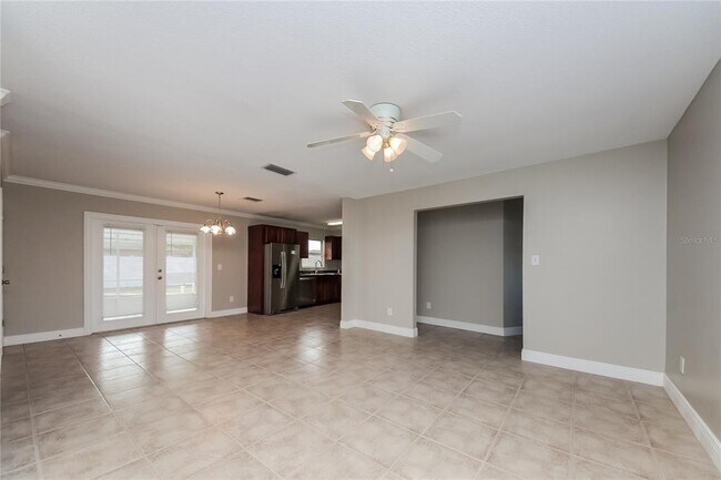 Building Photo - 5116 N Woodcrest Dr