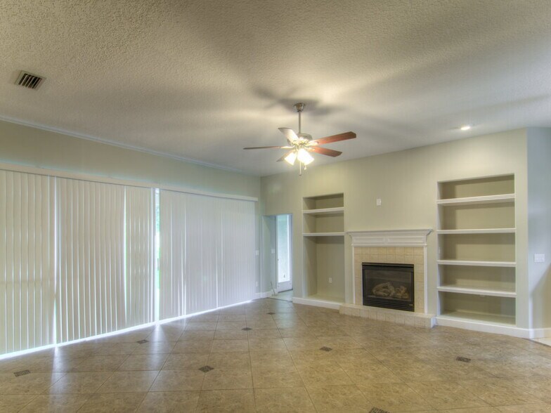 Building Photo - 2533 Sunny Creek Dr