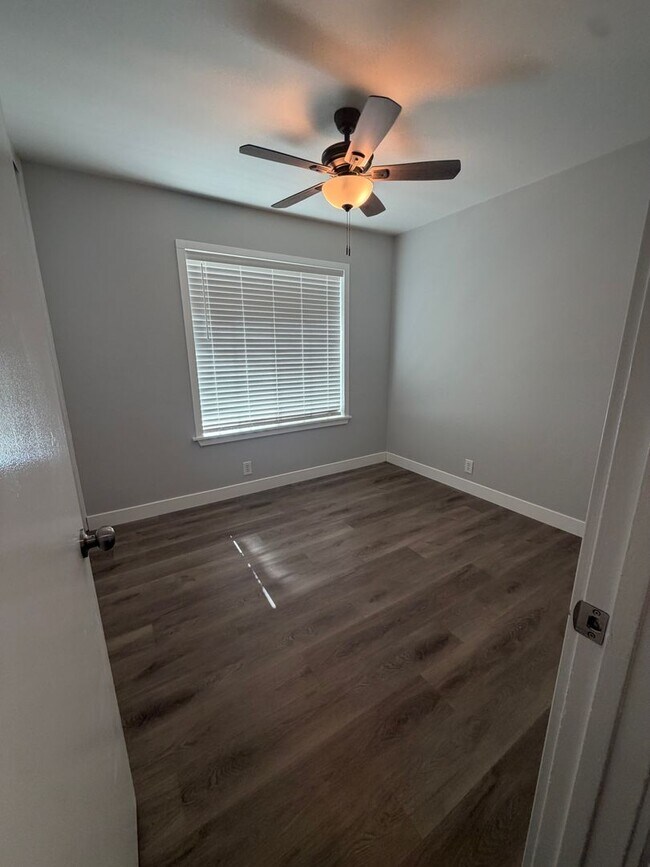 Building Photo - 42843 Alep St