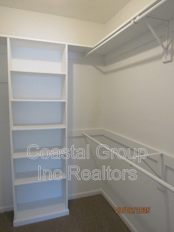 Building Photo - 1538 Stillwood St