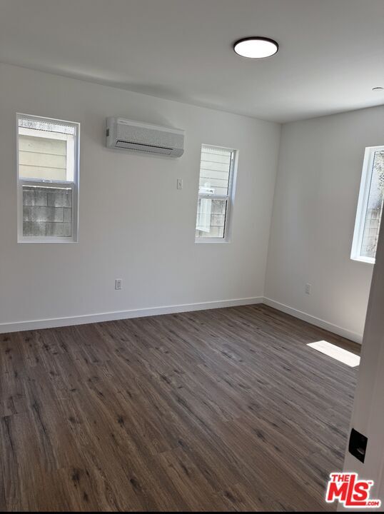 Building Photo - 3212 Glenhurst Ave