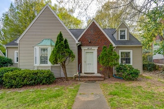 Building Photo - 1612 W 1st St