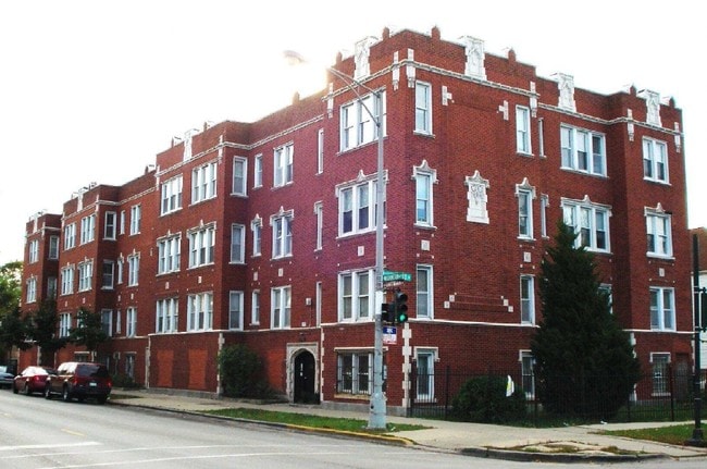 Building Photo - 5735 W Washington