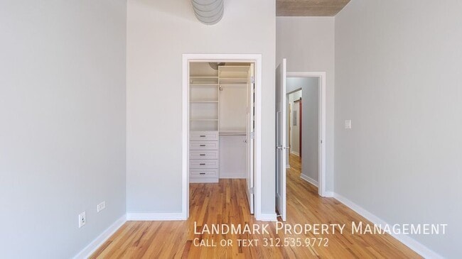 Building Photo - 1069 W 14th Pl