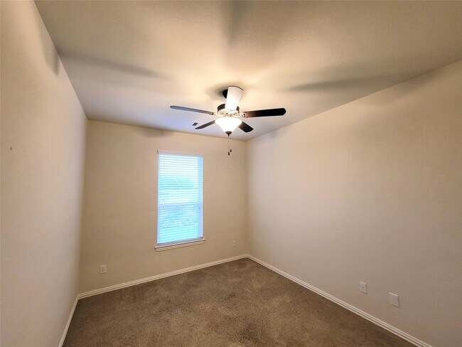 Building Photo - 7506 Amber Village Cir