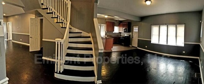 Building Photo - 7432 S Oglesby Ave