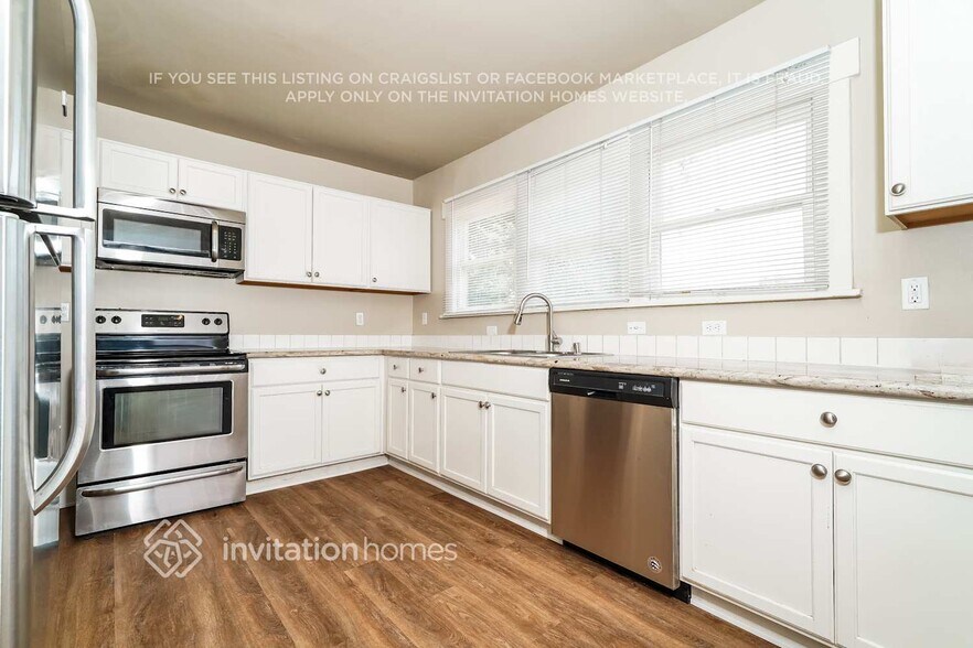 Building Photo - 713 Ryan Ave