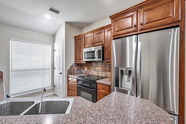 Building Photo - 5409 San Saba Ct