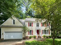 Building Photo - 4 Bed | 2.5 Bath House in Chapel Hill