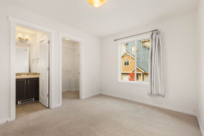 Building Photo - 5903 185th Ct NE