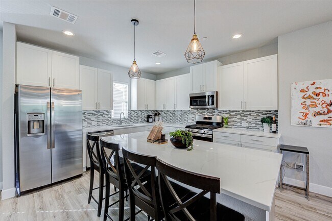 Building Photo - 18732 Centro Main St