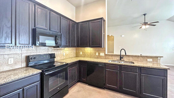 Building Photo - 194 Joanne Cv